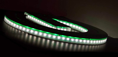 Con il bordo illuminato, Sign Italia consente di offrire ai clienti anche delle soluzioni di grande impatto, all'interno del proprio catalogo di insegne luminose.
