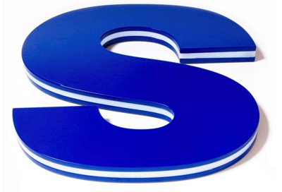 Le lettere Side sono altamente innovative. Una delle parti più interessanti dell'intero catalogo di insegne luminose di Sign Italia